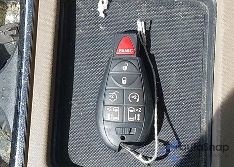 2013 Chrysler Town & Country Touring-L z USA, uszkodzony, nr VIN 2C4RC1CG7DR793807